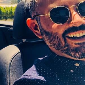 Meet your Posher, Luis